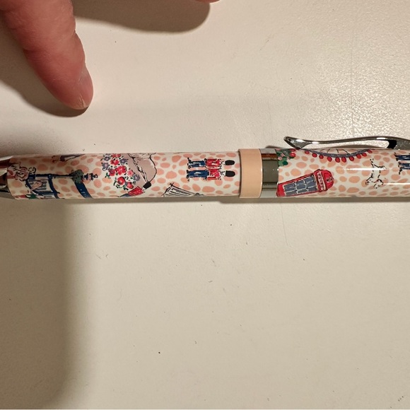 Decorative Pen with London Theme - Picture 2 of 4
